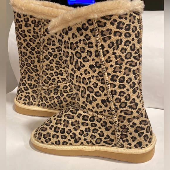 FOLLOW ME Leopard Boot Print Slip On Slipper Faux Suede Size 6 - Picture 3 of 14